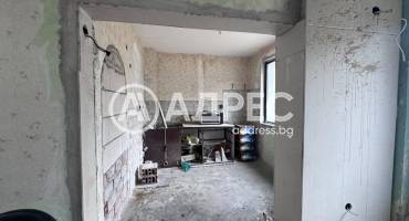 Двустаен апартамент, Ясен, 678911, Снимка 3