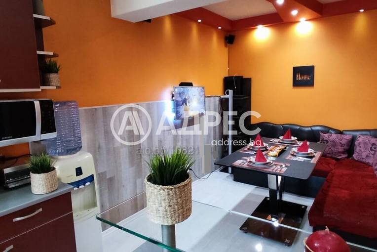 Тристаен апартамент, Благоевград, Център, 684914, Снимка 2