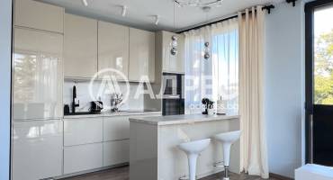 Тристаен апартамент, Варна, к.к. Св.Св. Константин и Елена, 667920, Снимка 1