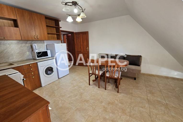 Тристаен апартамент, Варна, Икономически университет, 686921, Снимка 1