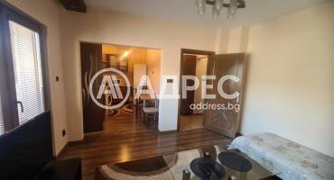 Тристаен апартамент, Варна, Икономически университет, 670926, Снимка 1