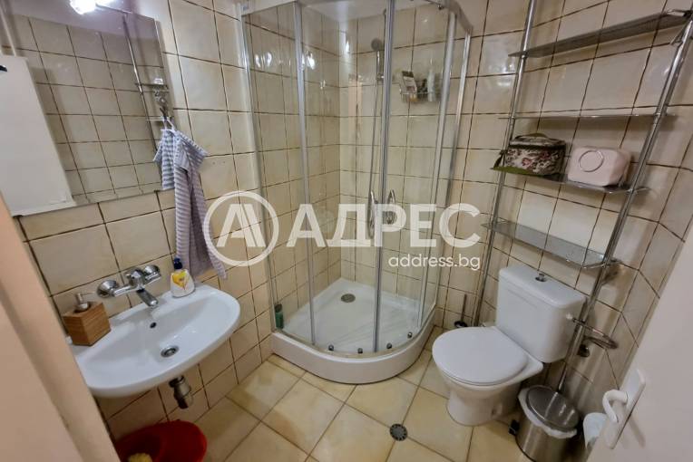 Тристаен апартамент, София, Гео Милев, 688927, Снимка 15