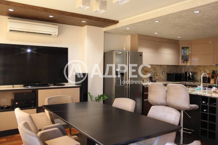 Многостаен апартамент, Пловдив, Кючук Париж, 676928, Снимка 1