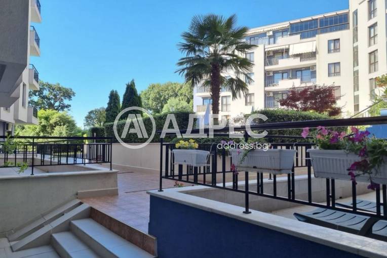 Тристаен апартамент, Варна, к.к. Златни Пясъци, 682929, Снимка 2