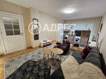 Тристаен апартамент, Варна, Цветен квартал, 684933, Снимка 1