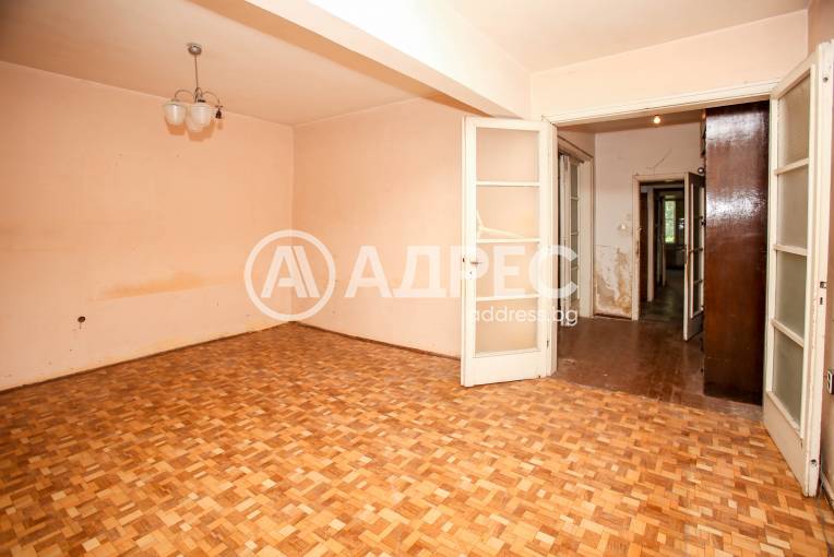 Тристаен апартамент, София, Център, 696935, Снимка 1