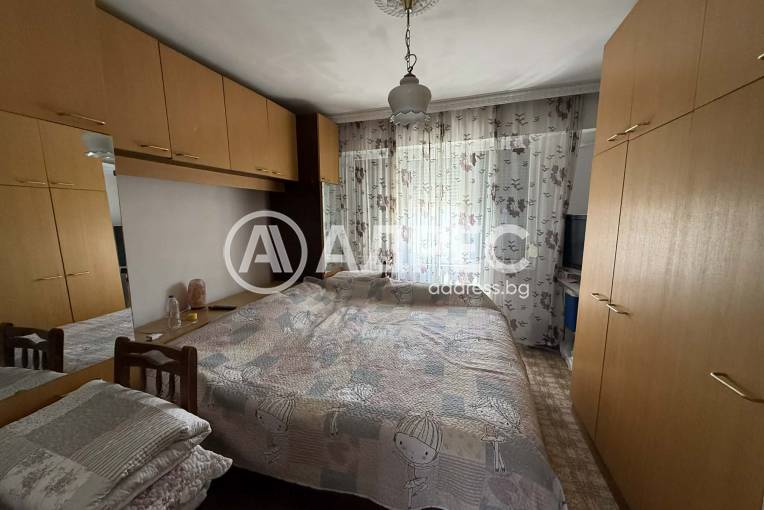 Тристаен апартамент, Хасково, Орфей, 689936, Снимка 1