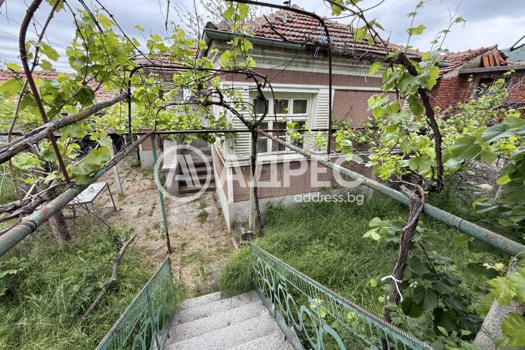 Къща/Вила, Съединение, 655943, Снимка 1