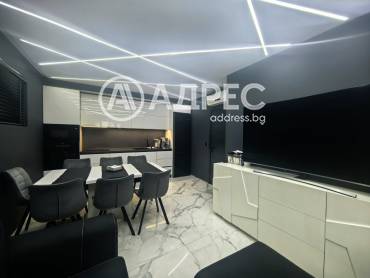 Тристаен апартамент, Русе, Център, 677943, Снимка 1