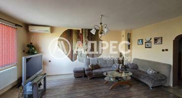 Многостаен апартамент, Разград, Варош, 702943, Снимка 1