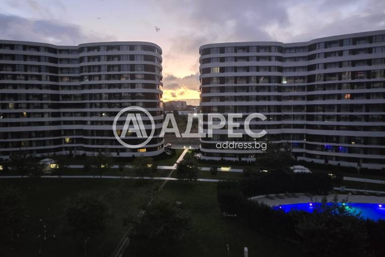 Тристаен апартамент, Варна, Гранд Мол Варна, 670945, Снимка 1