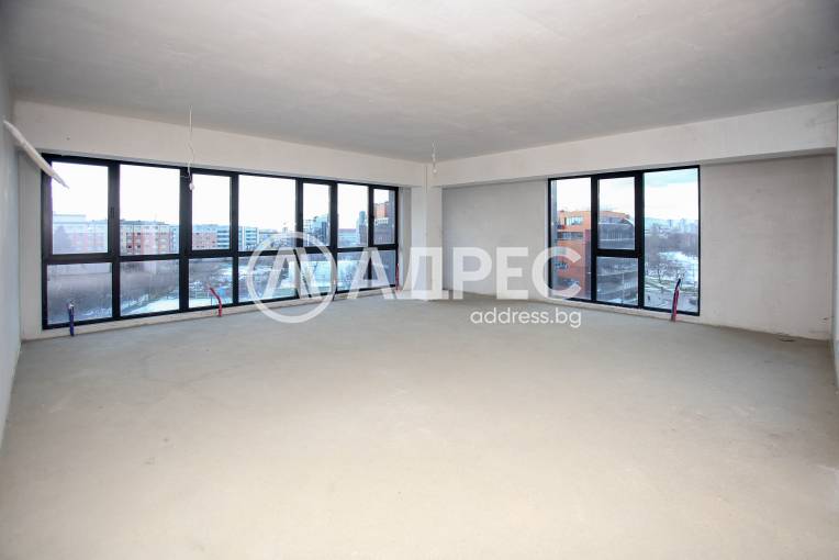 Тристаен апартамент, София, Дианабад, 674946, Снимка 1