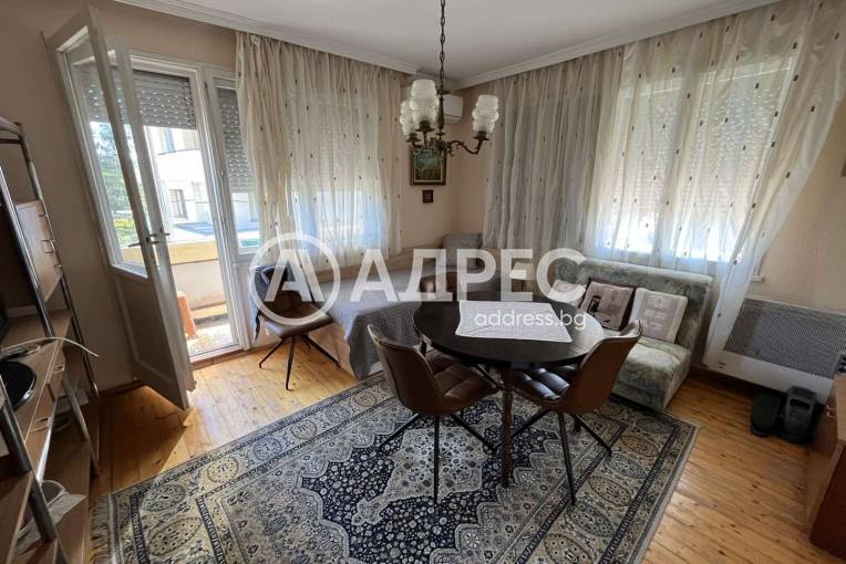 Тристаен апартамент, Ловеч, Център, 663947, Снимка 1