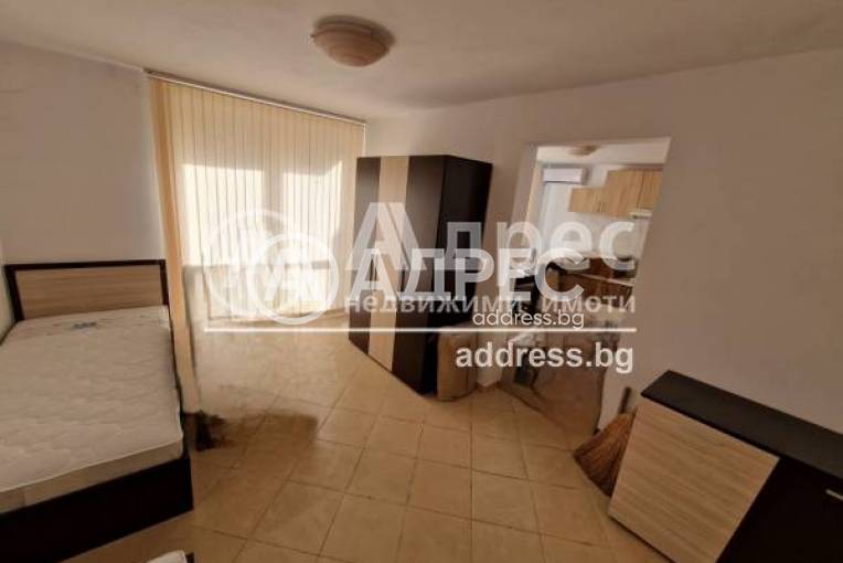 Двустаен апартамент, Варна, Погребите, 678947, Снимка 2