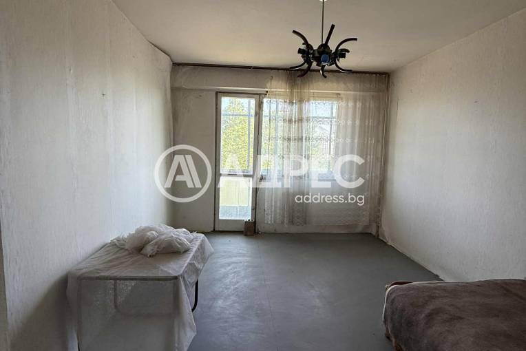 Тристаен апартамент, Добрич, Промишлена зона - Север, 641952, Снимка 2