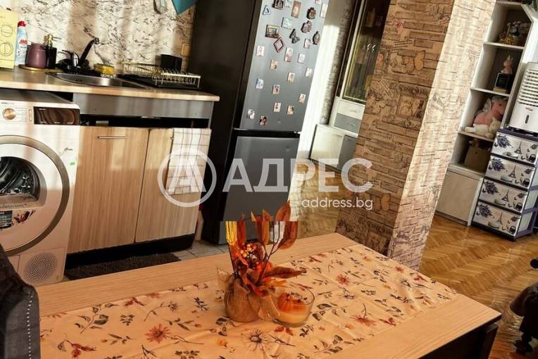 Тристаен апартамент, Ямбол, Център, 679952, Снимка 1