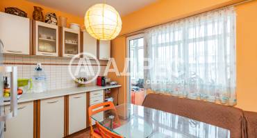 Тристаен апартамент, Варна, Цветен квартал, 690953, Снимка 1