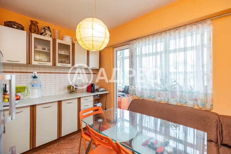 Многостаен апартамент, Варна, Цветен квартал, 690953, Снимка 1