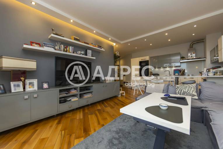 Тристаен апартамент, София, Витоша, 677955, Снимка 1