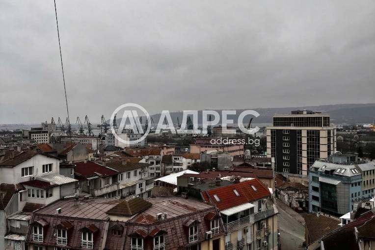 Тристаен апартамент, Варна, ЖП Гара, 688955, Снимка 1