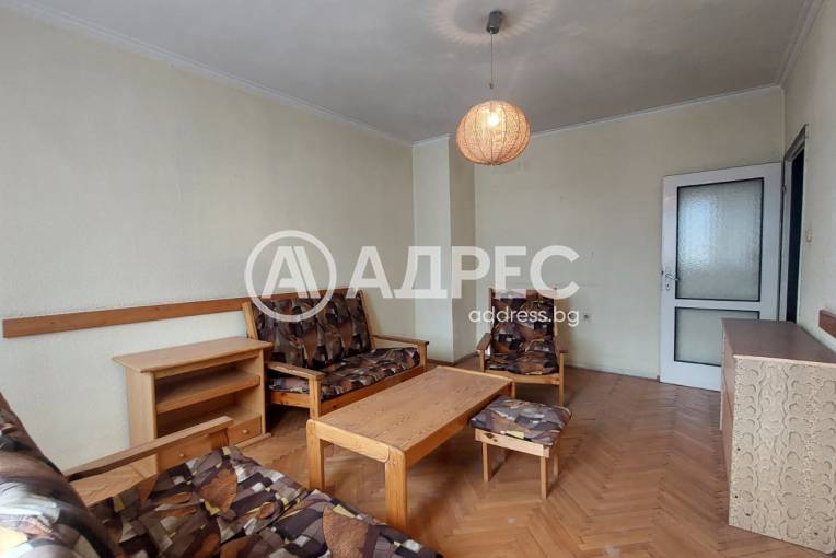 Тристаен апартамент, София, Борово, 689956, Снимка 1