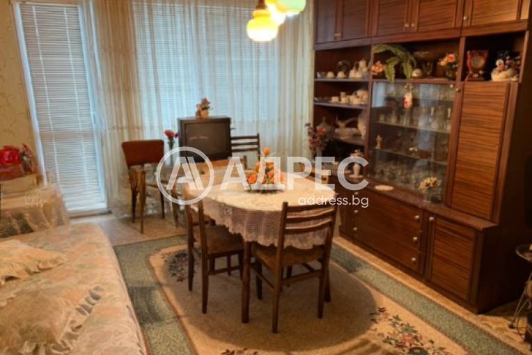 Тристаен апартамент, Пловдив, Изгрев, 666957, Снимка 1