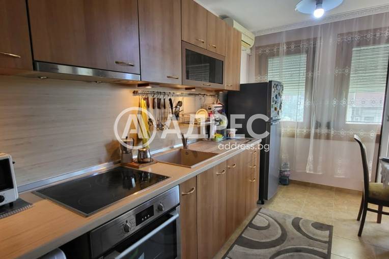Тристаен апартамент, Варна, Спортна зала, 697957, Снимка 1