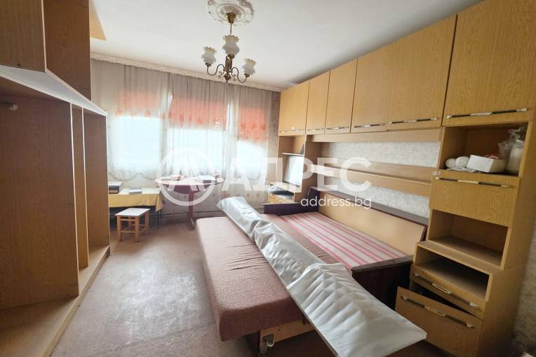 Двустаен апартамент, Ямбол, Георги Бенковски, 699957, Снимка 1