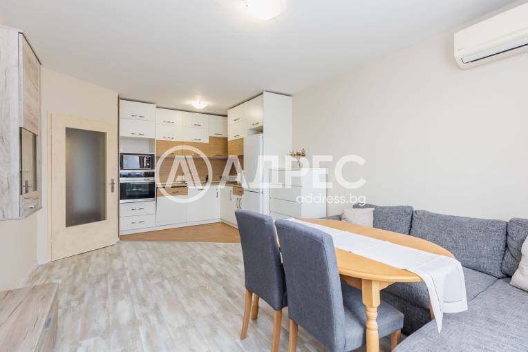 Двустаен апартамент, Варна, Колхозен пазар, 677962, Снимка 1