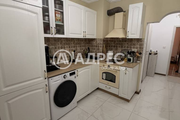 Двустаен апартамент, Шумен, Широк център, 698964, Снимка 1