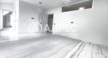 Тристаен апартамент, София, Модерно предградие, 695970, Снимка 1