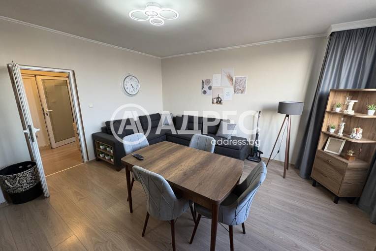 Двустаен апартамент, Варна, Червен площад, 682971, Снимка 1