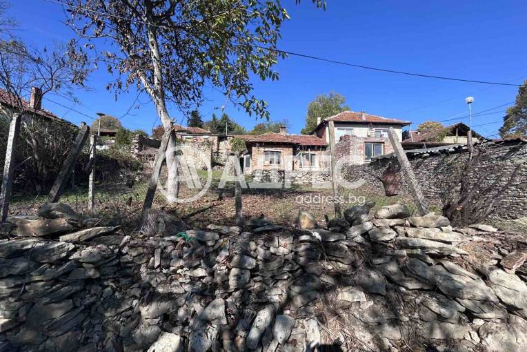 Къща/Вила, Леденик, 672979, Снимка 2