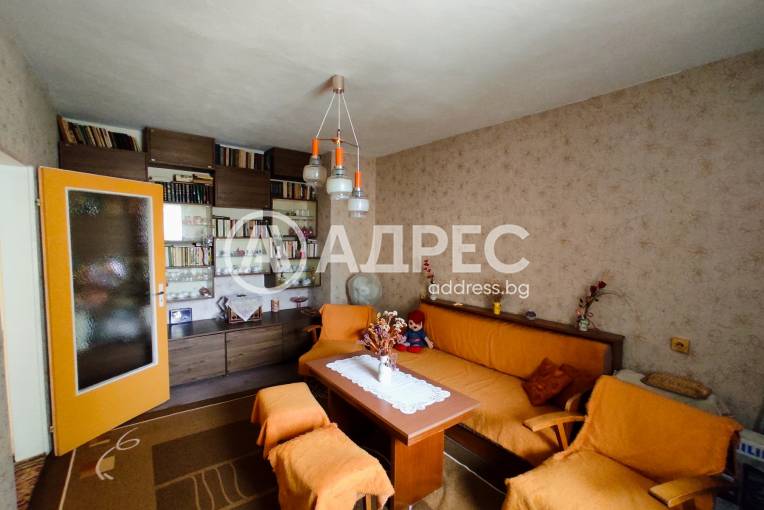 Тристаен апартамент, Разград, Център, 700983, Снимка 1
