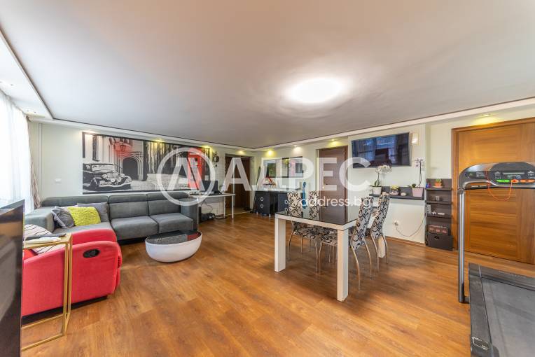 Тристаен апартамент, Варна, Левски, 670984, Снимка 1