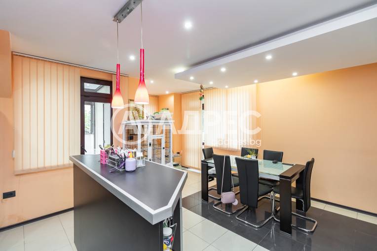 Тристаен апартамент, Варна, Икономически университет, 679985, Снимка 1