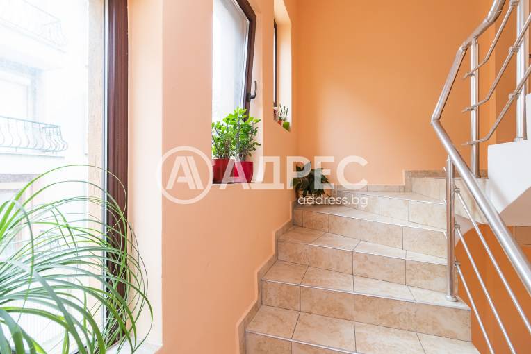 Тристаен апартамент, Варна, Икономически университет, 679985, Снимка 9