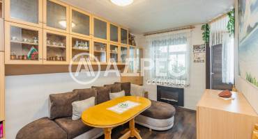 Тристаен апартамент, Варна, Възраждане 1, 681985, Снимка 1