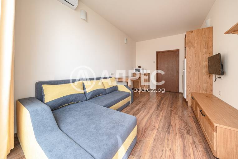 Тристаен апартамент, Варна, м-ст Ален Мак, 661986, Снимка 1