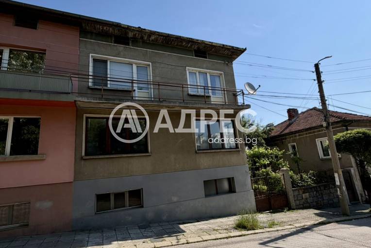 Тристаен апартамент, Троян, Черногор, 697989, Снимка 1