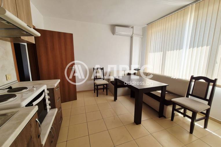 Тристаен апартамент, Варна, Погребите, 693993, Снимка 1