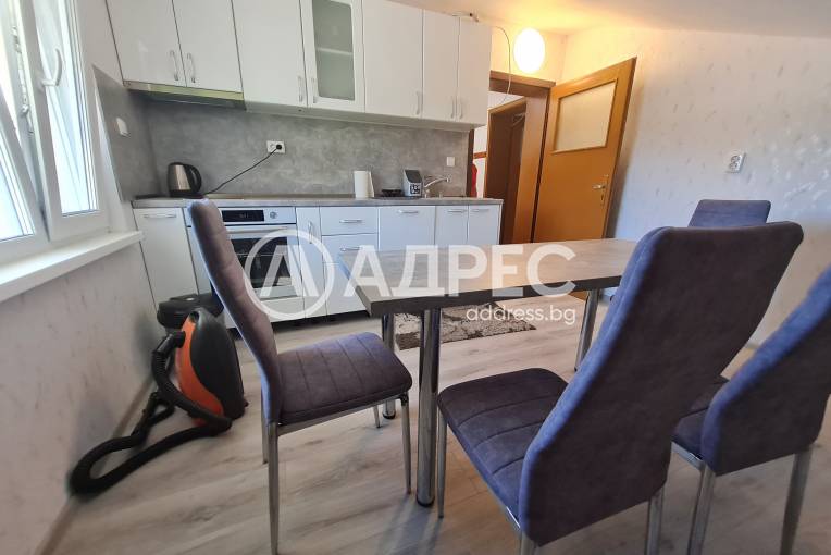 Етаж от къща, Варна, м-ст Траката, 659995, Снимка 1