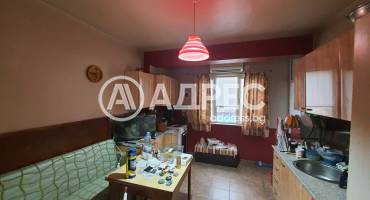 Тристаен апартамент, Благоевград, Център, 677995, Снимка 3