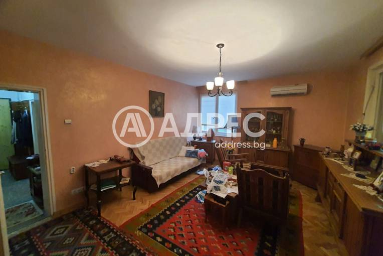 Тристаен апартамент, Благоевград, Център, 677995, Снимка 1