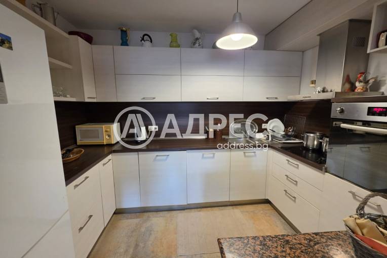 Тристаен апартамент, София, Стрелбище, 686996, Снимка 1