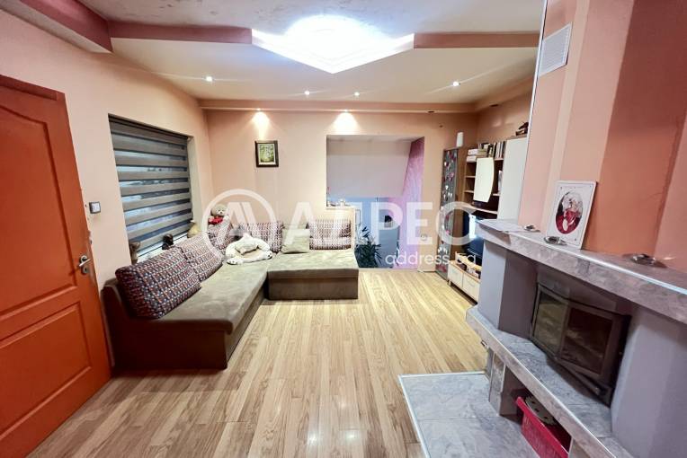 Етаж от къща, Плевен, ВМИ, 660998, Снимка 1