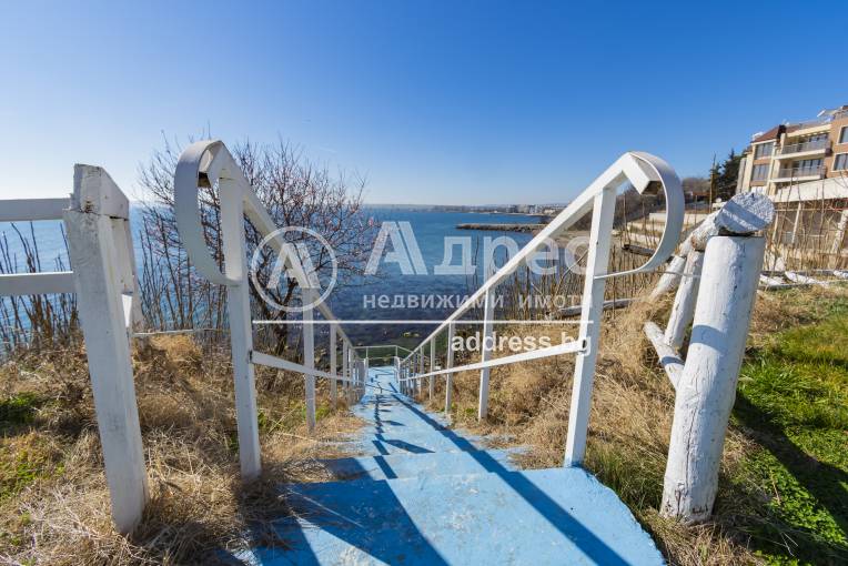 Комплекс от затворен тип на първа линия море Поморие, Поморие, местност Кротиря, Снимка 7