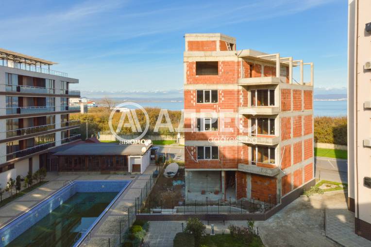 Луксозна сграда на брега на морето !, Поморие, Център, Снимка 12