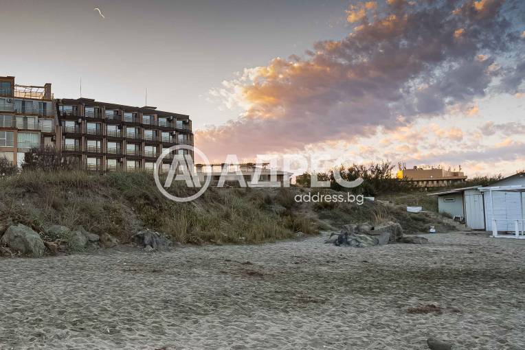 Луксозна сграда на брега на морето !, Поморие, Център, Снимка 6