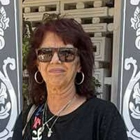 Евелина Костова